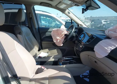 2019 Honda Pilot Touring from USA, damaged, VIN 5FNYF5H62KB000285